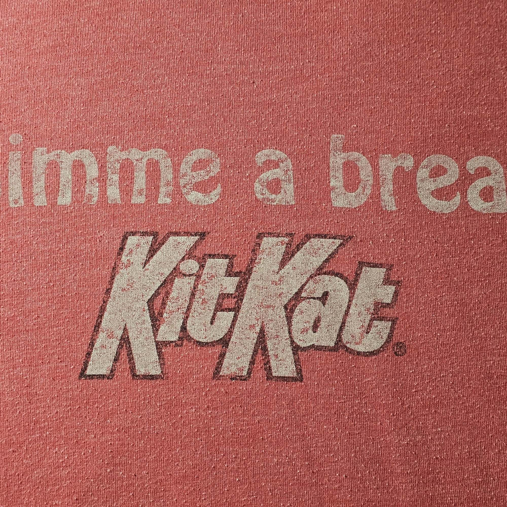 4 x $15   Kit Kat Nestle Vintage Red Short Sleeve Tee 60/40 Cotton Blend